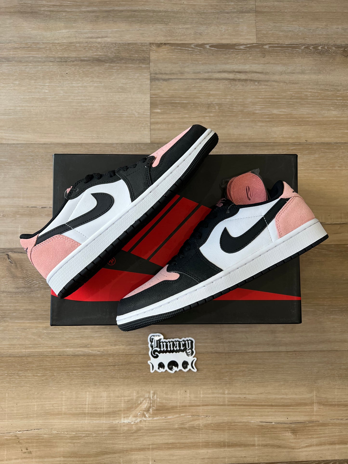 JORDAN 1 LOW ‘BLEACHED CORAL’